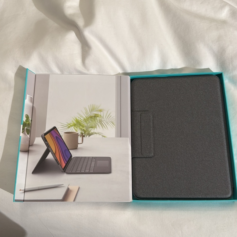 Logitech Gray Tablet Keyboard Case - Picture 6 of 8